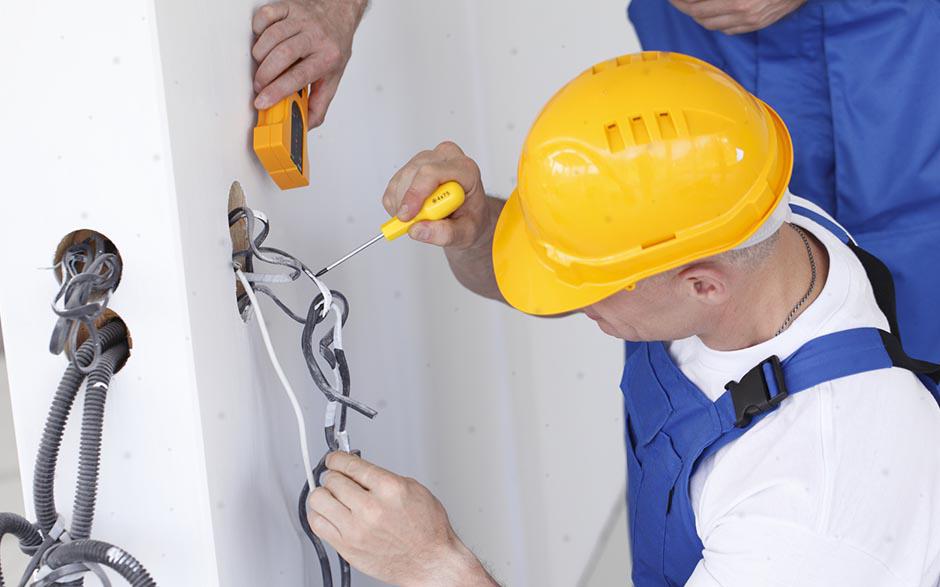 je recherche un électricien Saint-Pierre-du-Perray